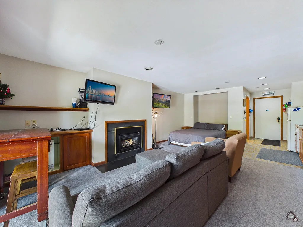 265 Sugar Tree Carrabassett Valley ME 04947