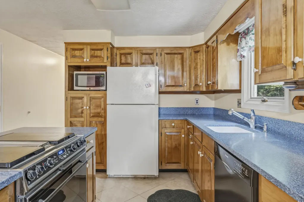 814 Cape Road Hollis ME 04042
