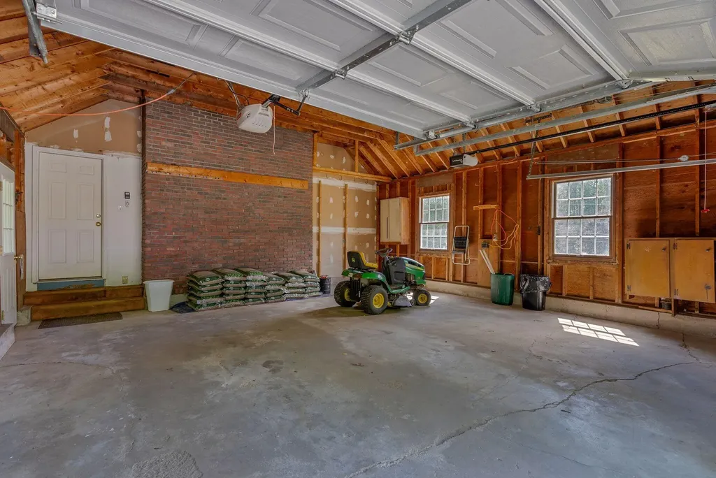 126 Sunderland Drive Auburn ME 04210