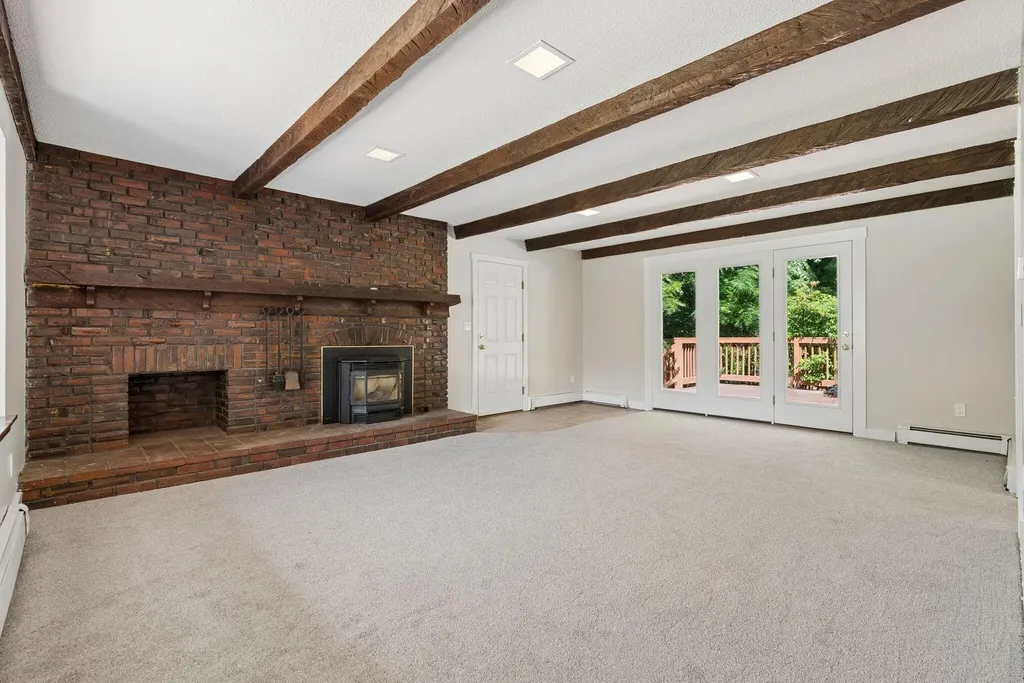 126 Sunderland Drive Auburn ME 04210