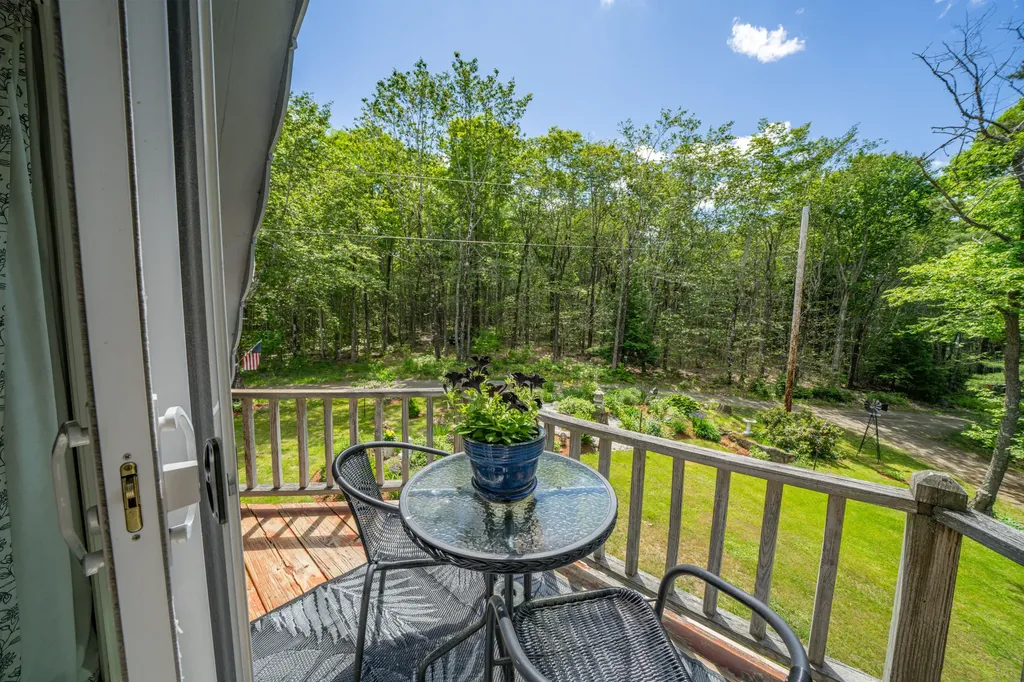 105 Perry Greene Hill Road Waldoboro ME 04572
