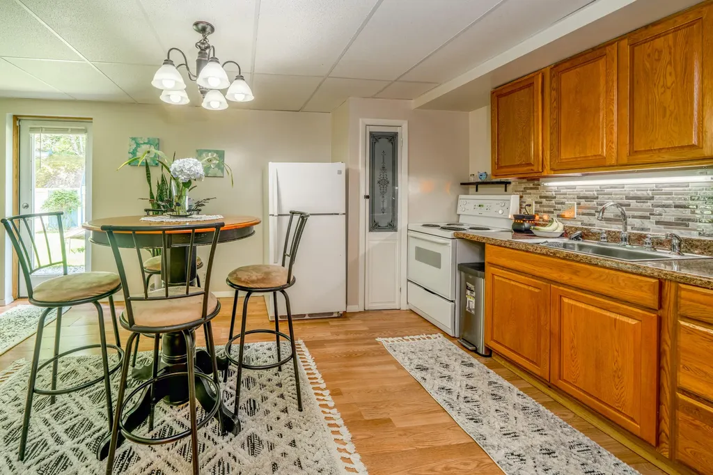 105 Perry Greene Hill Road Waldoboro ME 04572
