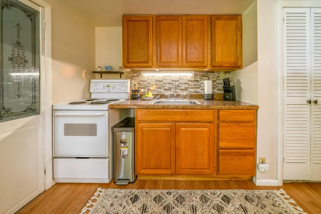 105 Perry Greene Hill Road Waldoboro ME 04572