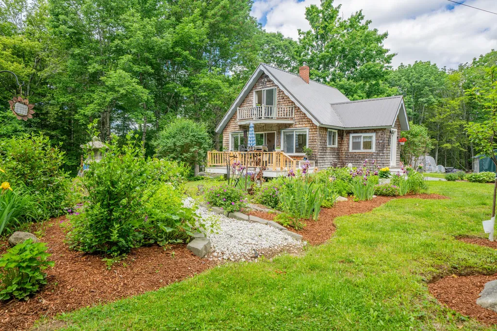 105 Perry Greene Hill Road Waldoboro ME 04572