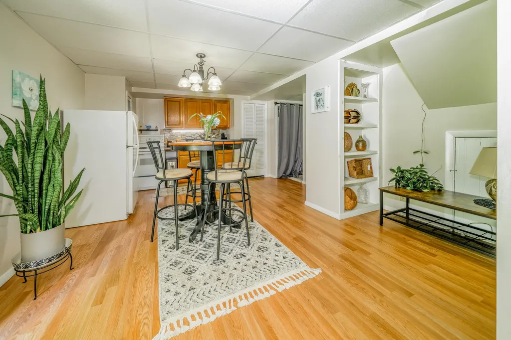 105 Perry Greene Hill Road Waldoboro ME 04572