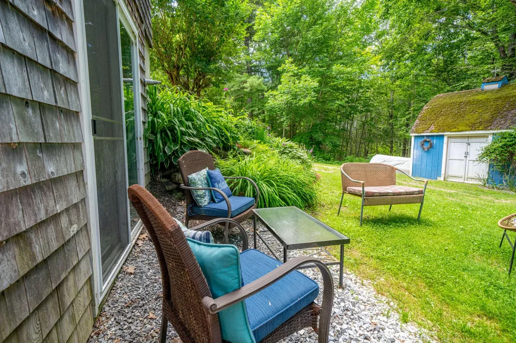 105 Perry Greene Hill Road Waldoboro ME 04572