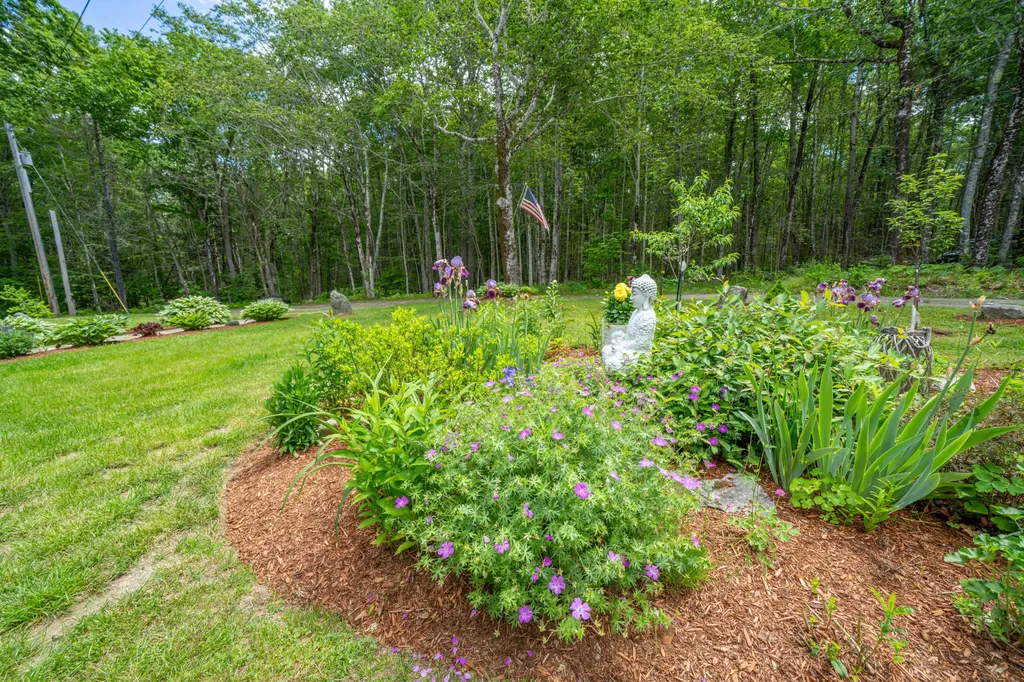 105 Perry Greene Hill Road Waldoboro ME 04572