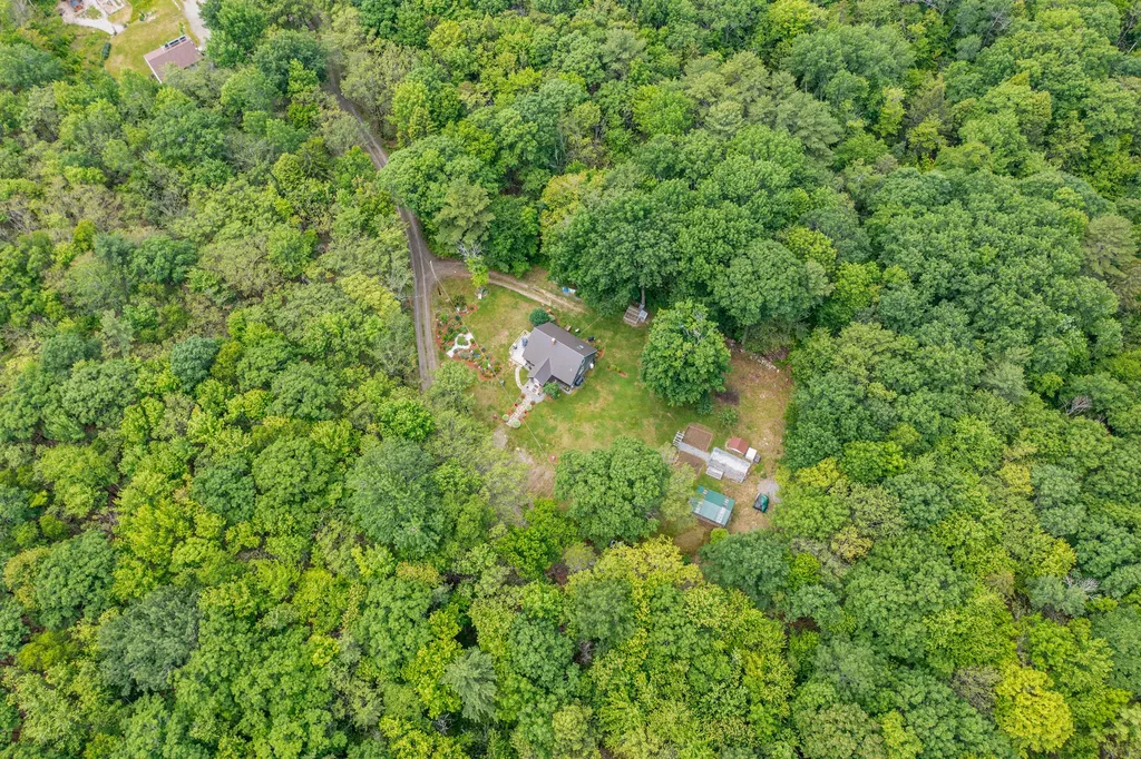 105 Perry Greene Hill Road Waldoboro ME 04572
