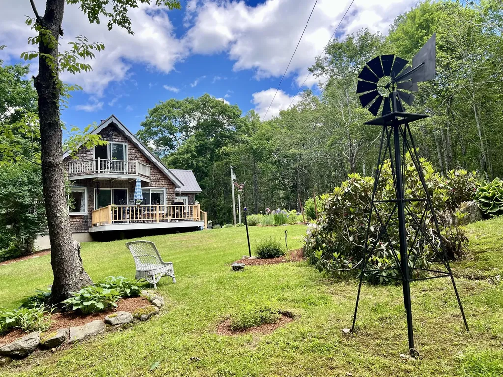 105 Perry Greene Hill Road Waldoboro ME 04572