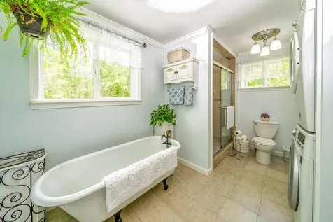 105 Perry Greene Hill Road Waldoboro ME 04572