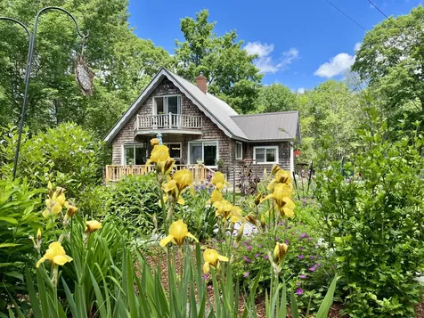 105 Perry Greene Hill Road Waldoboro ME 04572