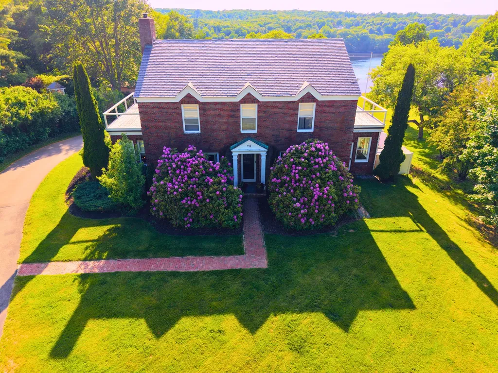 715 River Road Orrington ME 04474