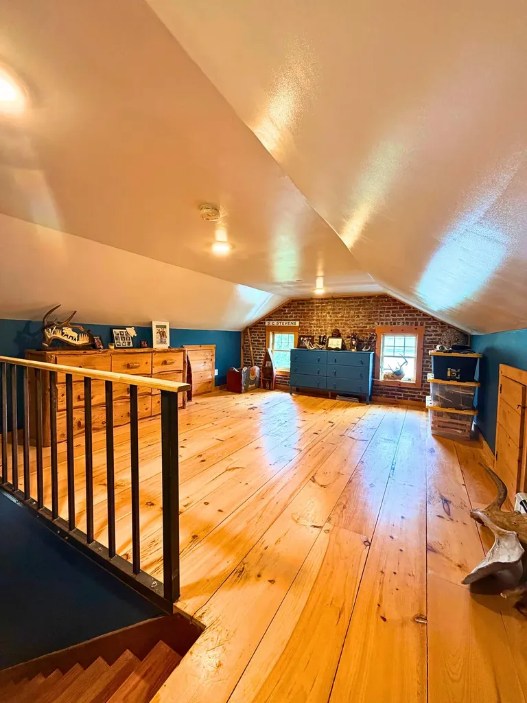 715 River Road Orrington ME 04474
