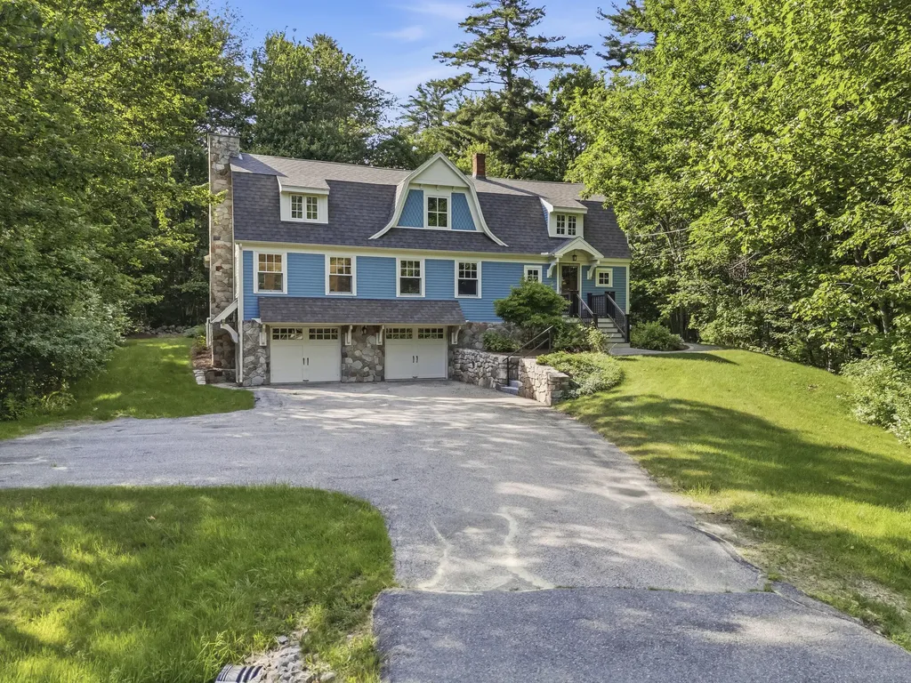 19 Field Avenue York ME 03909