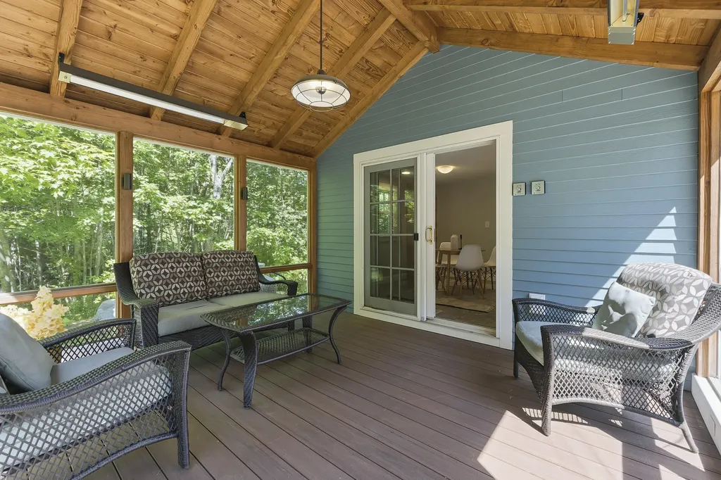 19 Field Avenue York ME 03909