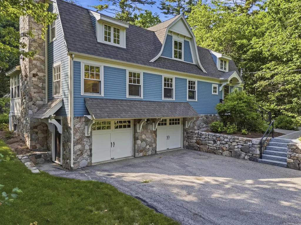 19 Field Avenue York ME 03909