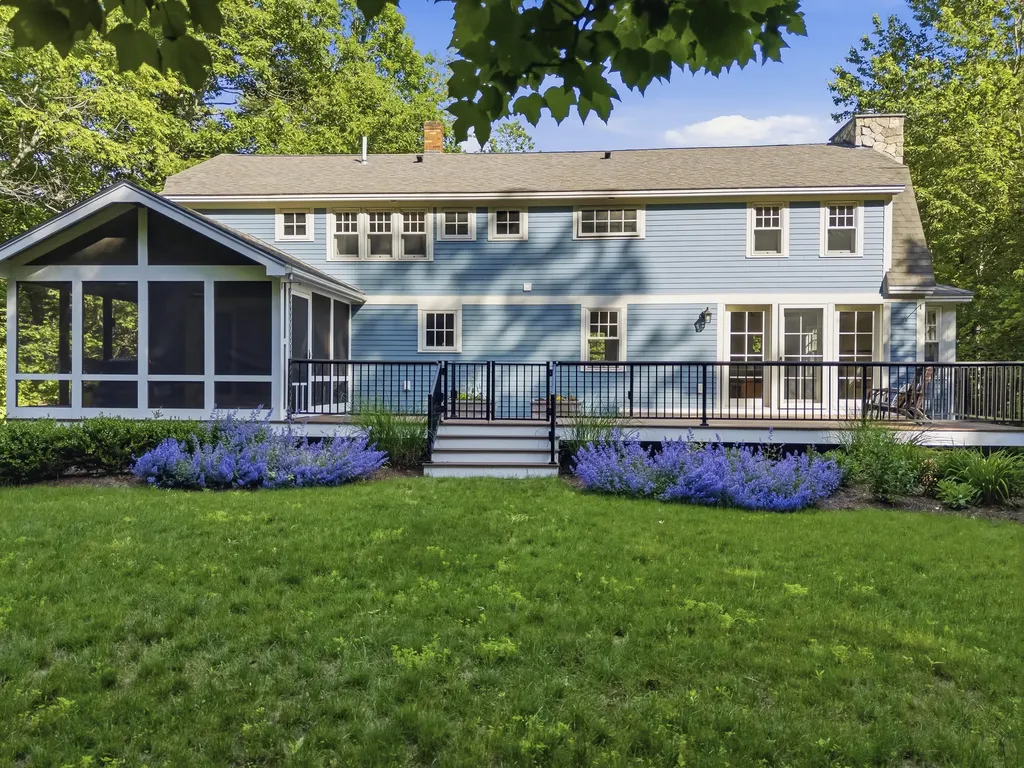 19 Field Avenue York ME 03909