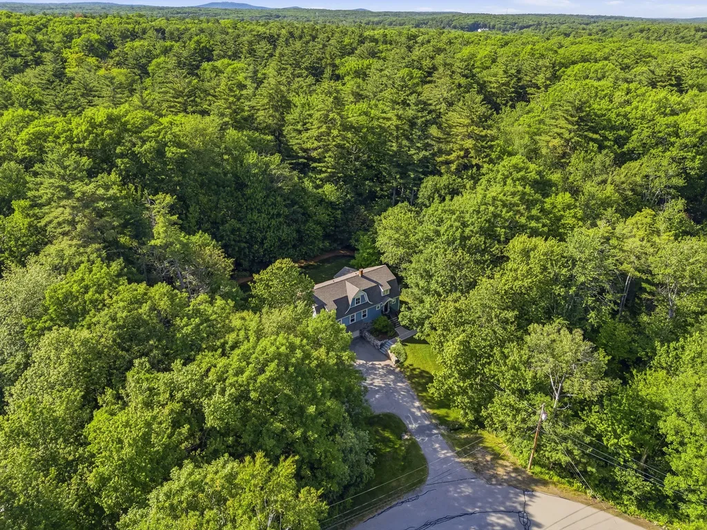 19 Field Avenue York ME 03909