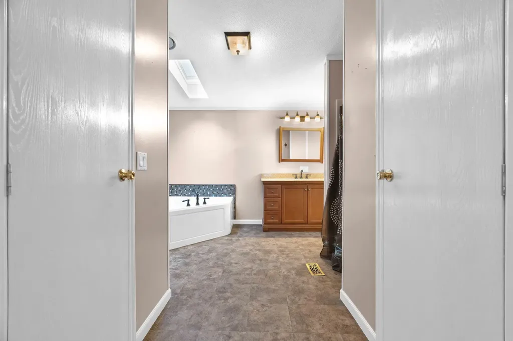 135 Ridgewood Drive Warren ME 04864