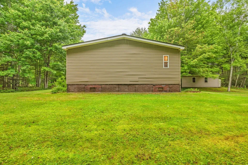 135 Ridgewood Drive Warren ME 04864