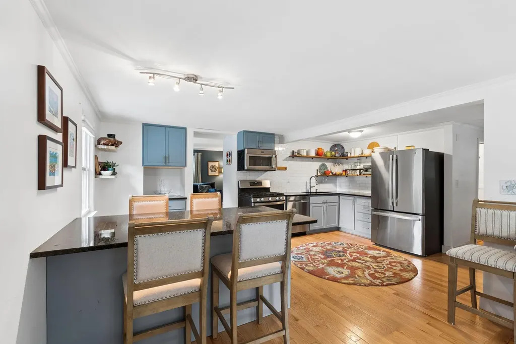 15 Oakwood Road Cape Elizabeth ME 04107