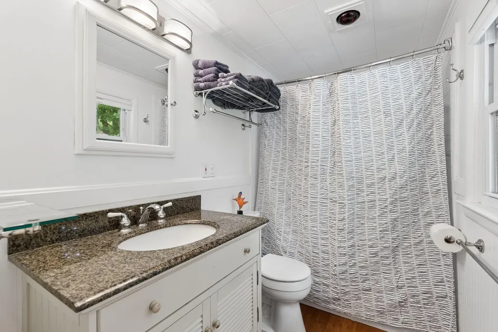 15 Oakwood Road Cape Elizabeth ME 04107