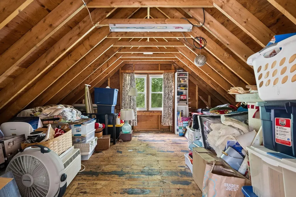 15 Oakwood Road Cape Elizabeth ME 04107