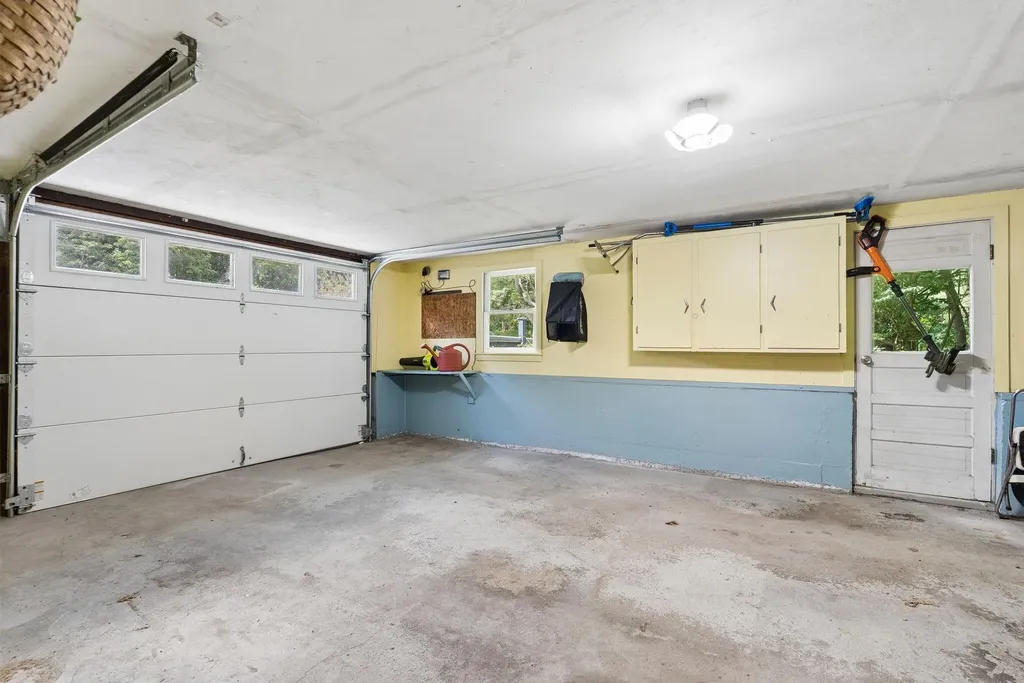 15 Oakwood Road Cape Elizabeth ME 04107