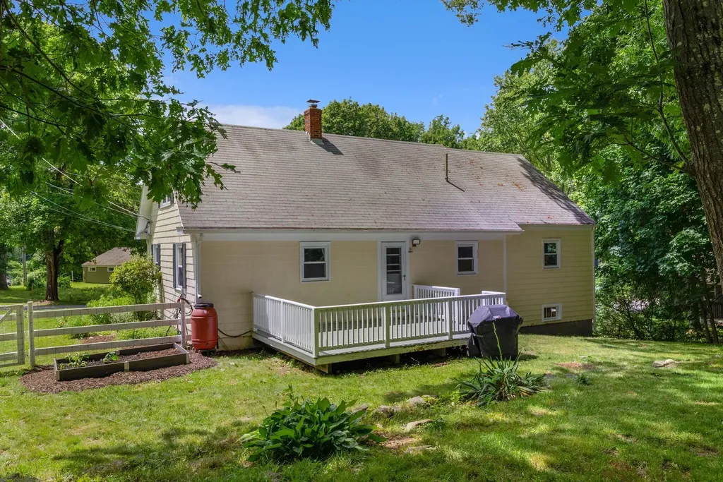 15 Oakwood Road Cape Elizabeth ME 04107
