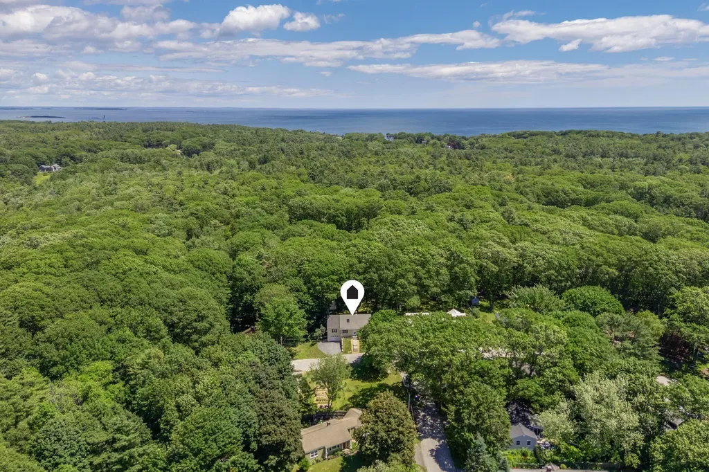 15 Oakwood Road Cape Elizabeth ME 04107
