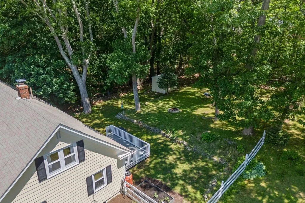 15 Oakwood Road Cape Elizabeth ME 04107