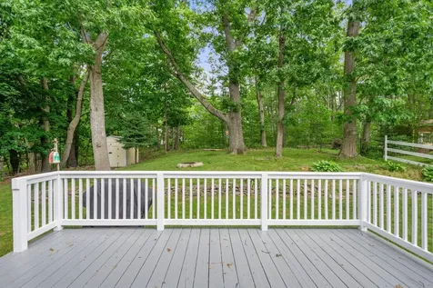 15 Oakwood Road Cape Elizabeth ME 04107