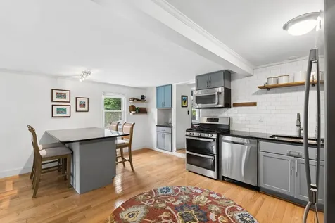 15 Oakwood Road Cape Elizabeth ME 04107