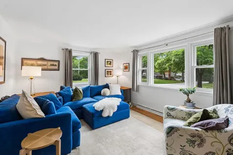 15 Oakwood Road Cape Elizabeth ME 04107