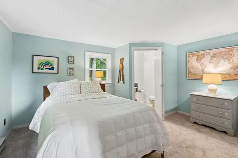 15 Oakwood Road Cape Elizabeth ME 04107