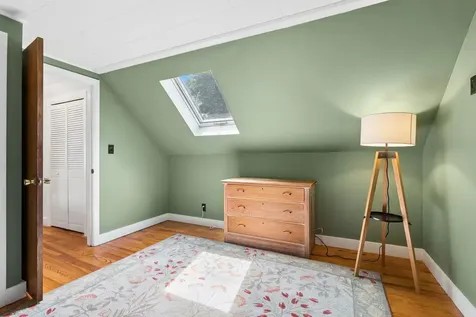 15 Oakwood Road Cape Elizabeth ME 04107