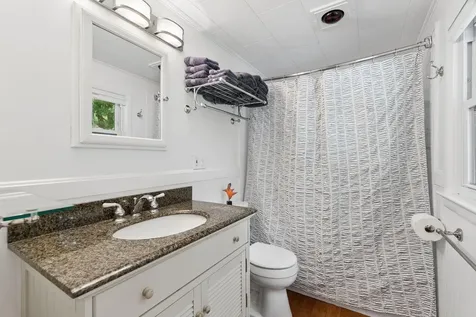 15 Oakwood Road Cape Elizabeth ME 04107