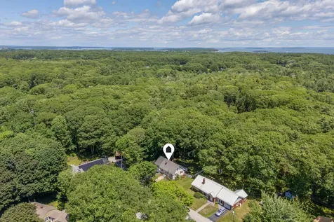 15 Oakwood Road Cape Elizabeth ME 04107