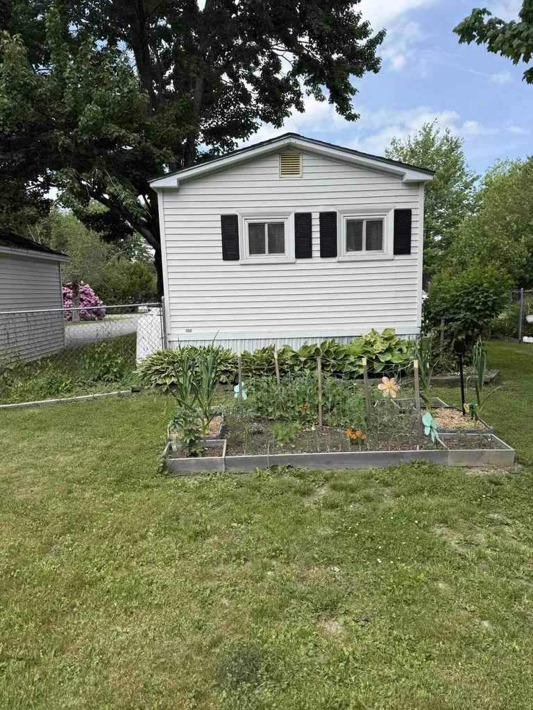 6 G Street Bangor ME 04401