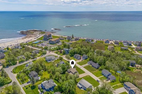 7 Peninsula Drive Kennebunk ME 04043