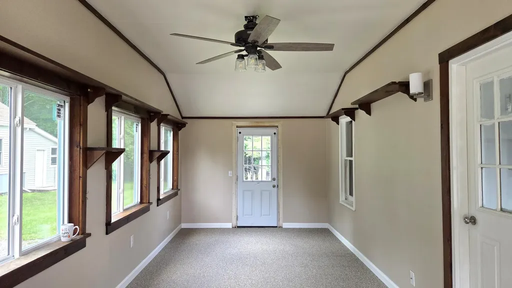 986 Main Road Eddington ME 04428