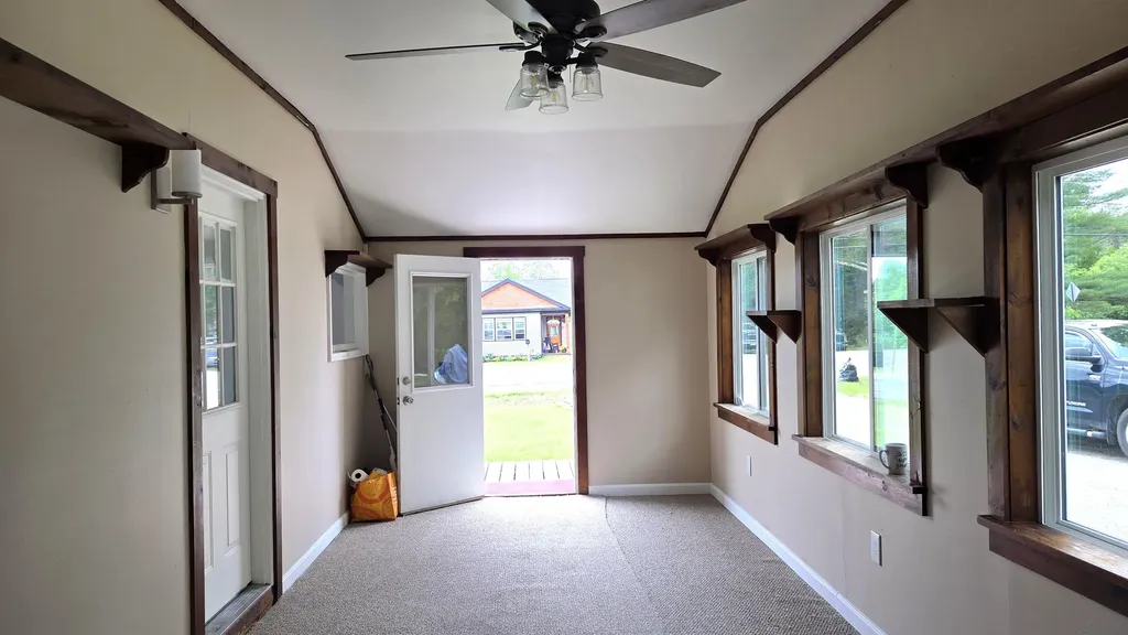 986 Main Road Eddington ME 04428