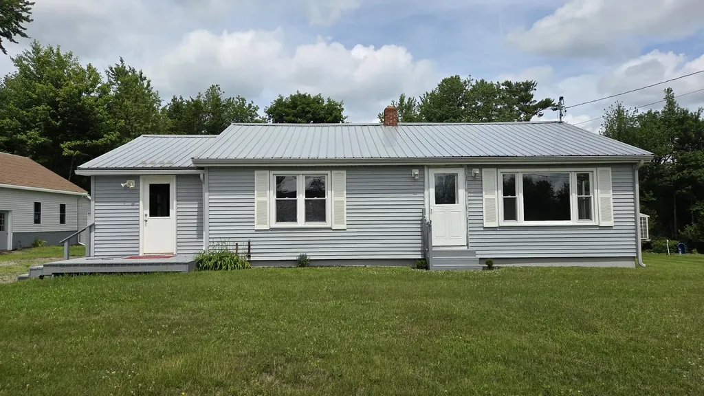 986 Main Road Eddington ME 04428