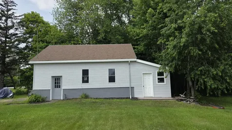 986 Main Road Eddington ME 04428