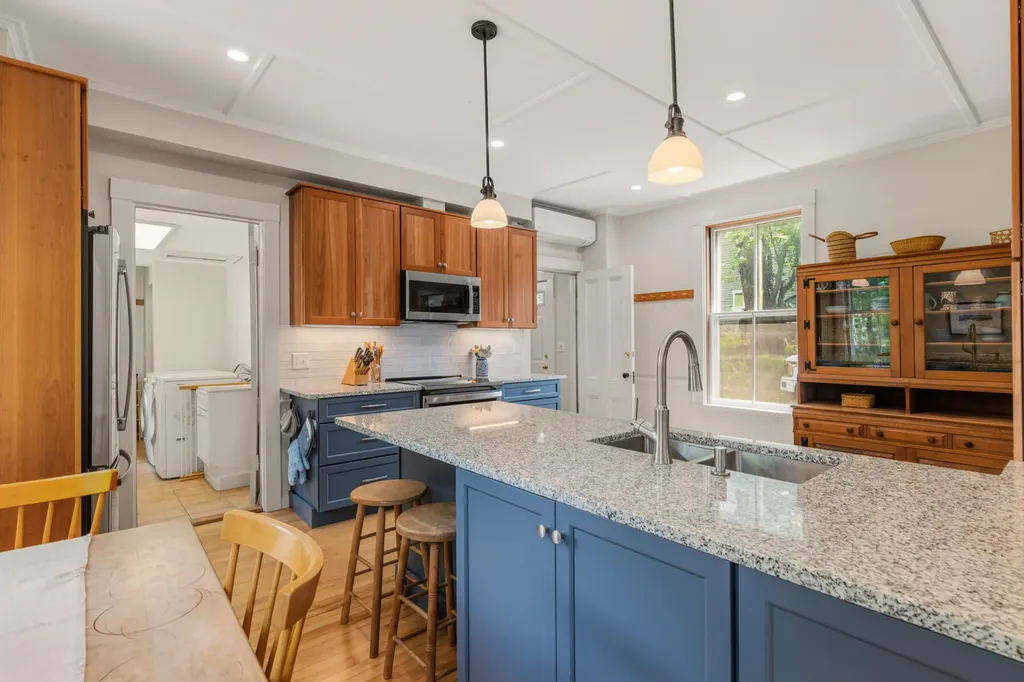 27 Highland Avenue South Berwick ME 03908