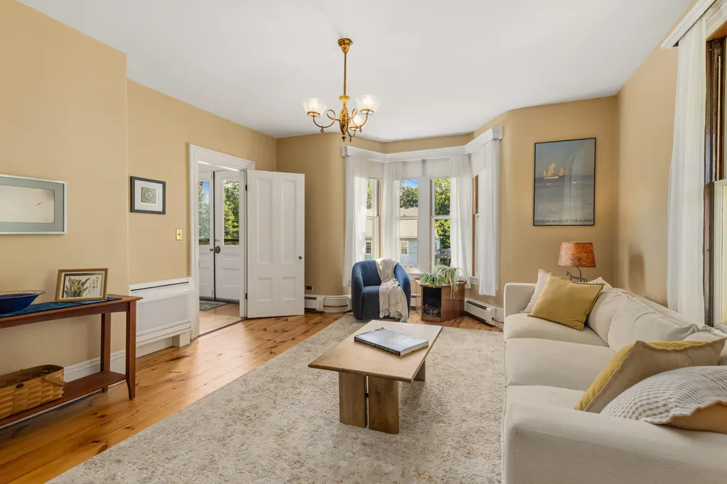 27 Highland Avenue South Berwick ME 03908