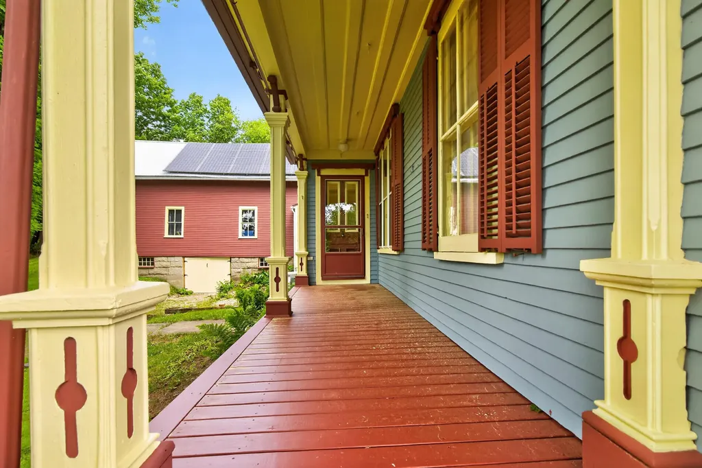 27 Highland Avenue South Berwick ME 03908