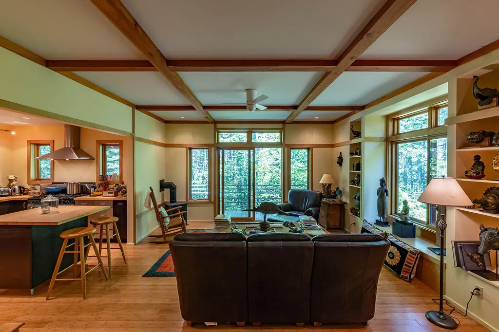 169 Island Avenue Saint George ME 04860