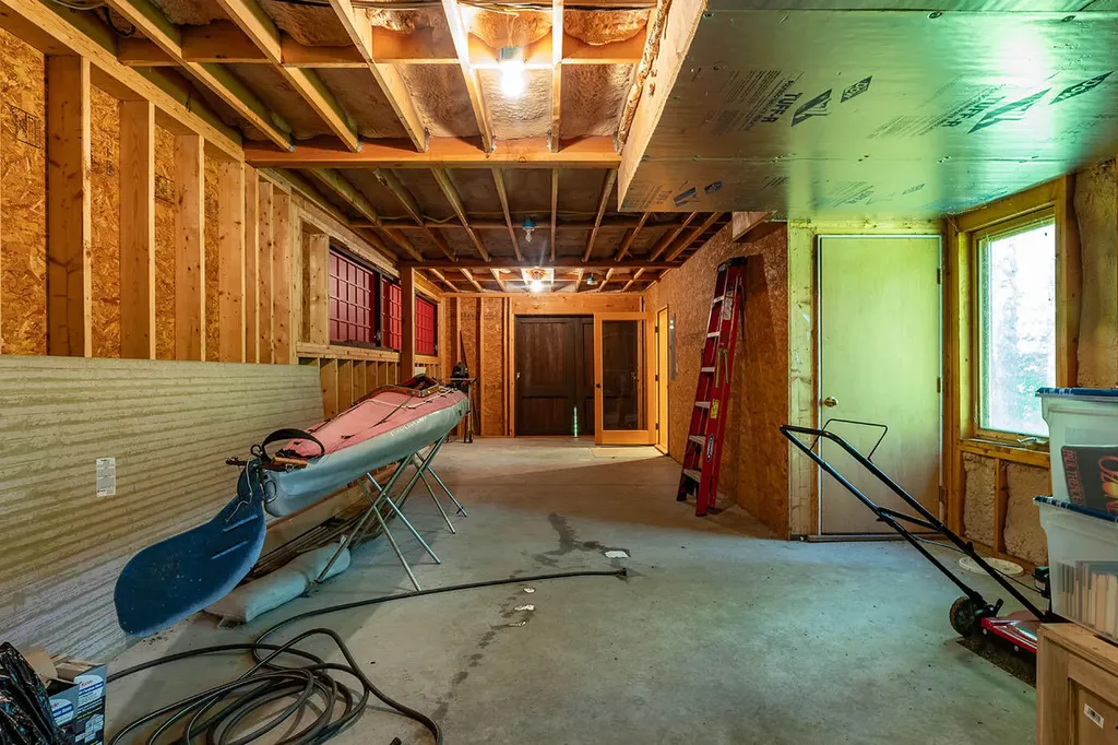 169 Island Avenue Saint George ME 04860