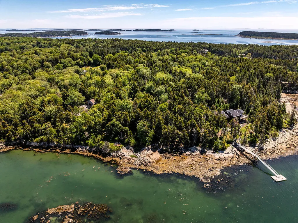 169 Island Avenue Saint George ME 04860
